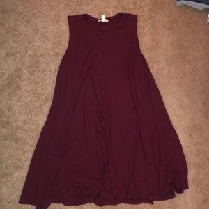 Burgundy flowy t-shirt dress